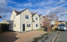6 Bedroom Spacious Villa, Free Parking